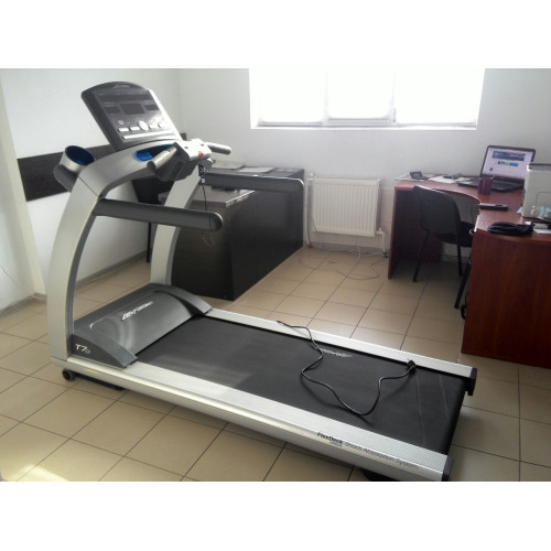 Беговая дорожка  Life Fitness T7 (Б/У) - фото №2